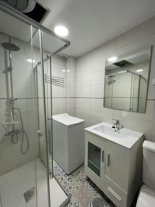 Comodo Apartamento A Pasos De La Gran Via Madrid Exterior photo
